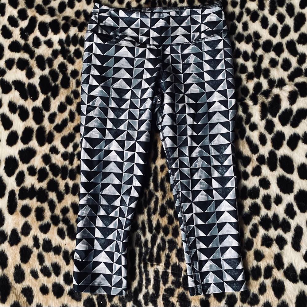Nike dri-fit cropped workout leggings
